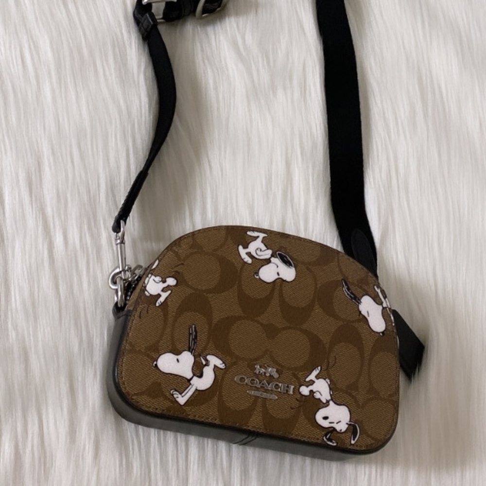New💃Coach Coach X Peanuts Mini Serena Crossbody In Signature Canvas With Snoopy - Picture 5 of 11